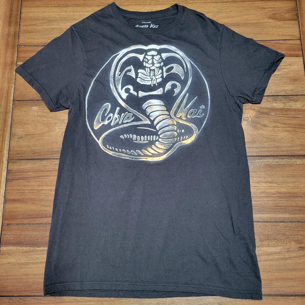 VFifth Sun X Cobra Kai Black Tee Snake Symbol - Size Small